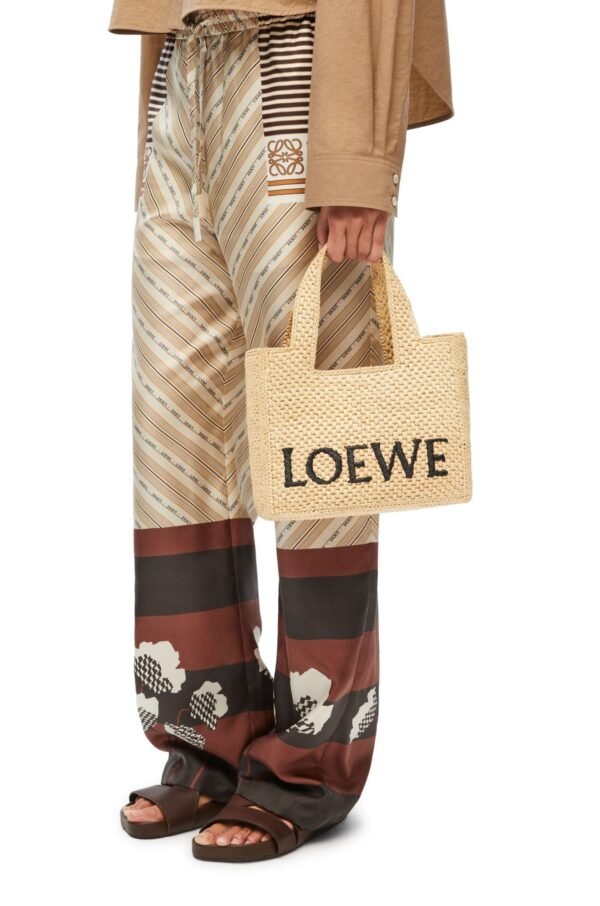 Loewe Raffia Tote – Medium Designer Beach Bag with Leather Anagram for Elegant Summer Days - Image 3