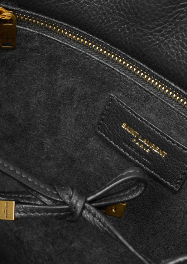 Saint Laurent Le 5 A 7 Bea in Grained Leather – Luxury Shoulder Bag for Formal Occasions - Image 6